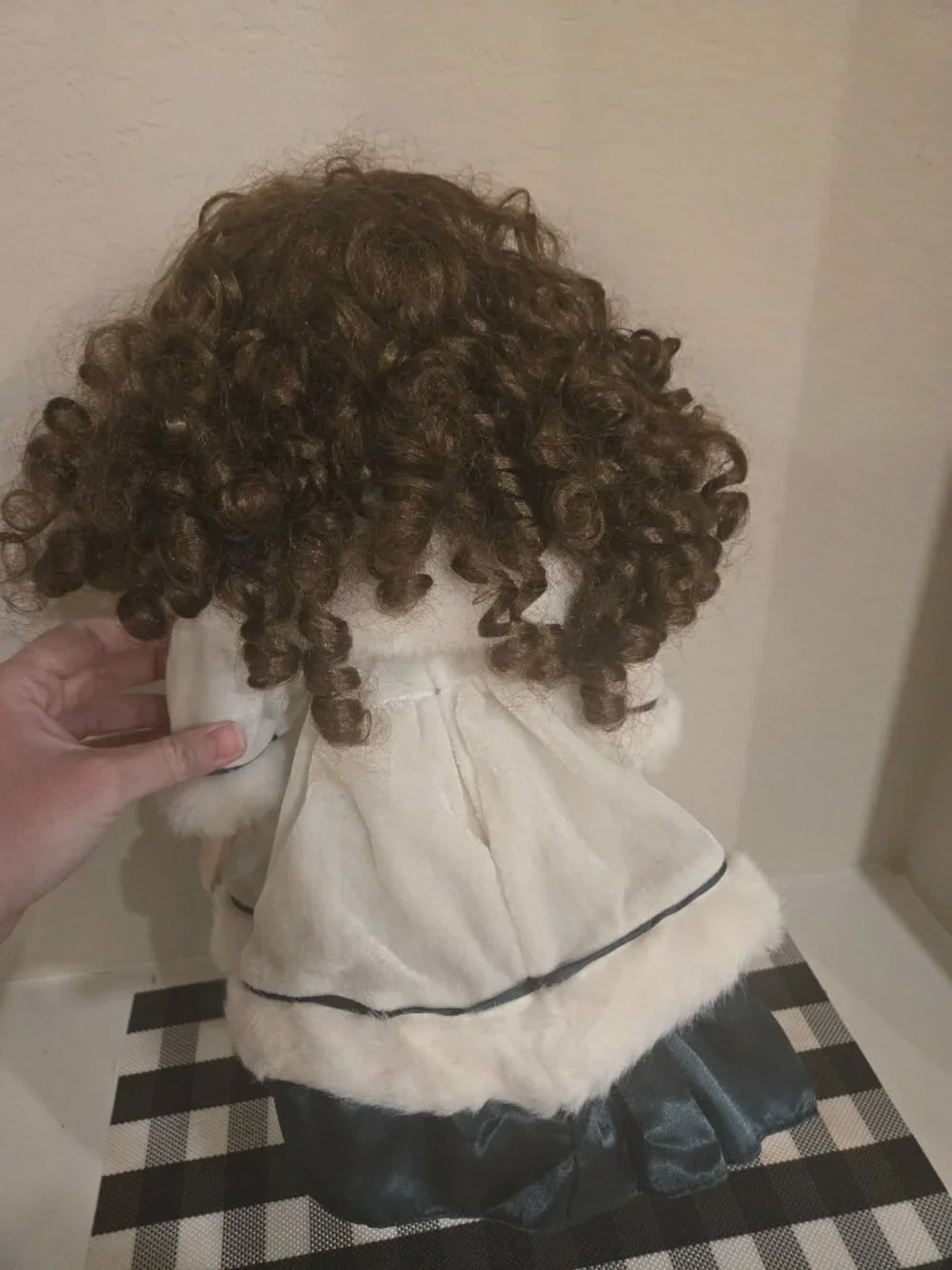 GEPPEDDO Collections Series Porcelain doll - Picture 9 of 13